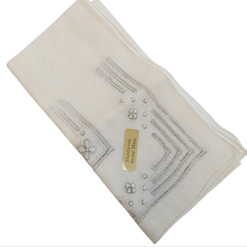 VINTAGE Hankerchief French Embroidery White Silver Linen 11"x11" New - Picture 6 of 7